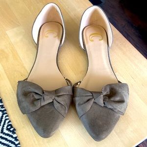 Olive Green Women’s Flats Size 9